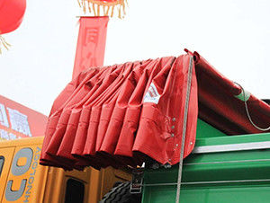 Sunproof ντυμένο PVC μουσαμάδων υφάσματος φορτηγών φύλλο πορτών σκηνών αυτόματο